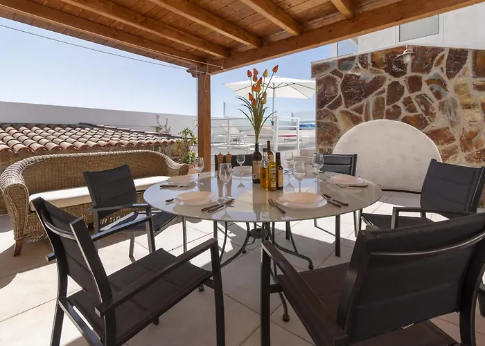 فيلة Salome With Private Heated Pool *